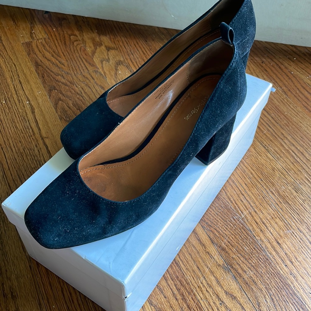 & Other Stories Black Dark Suede Shoes with Heels - Picture 2 of 12